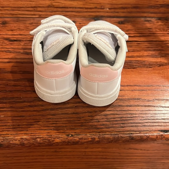 Toddler size 7 pink and white Addidas - Picture 2 of 5